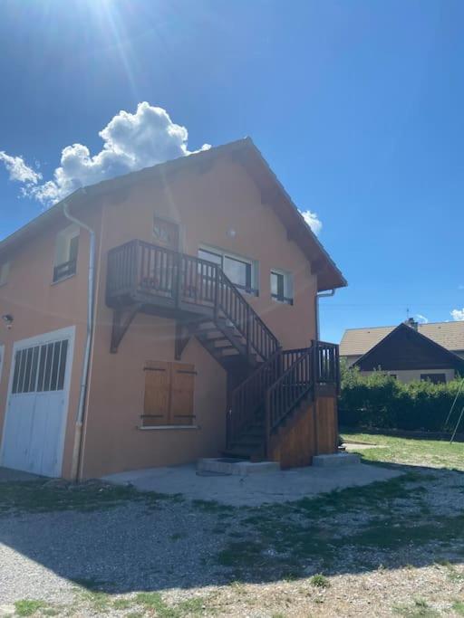 Appartement Familial A Crots Exterior foto
